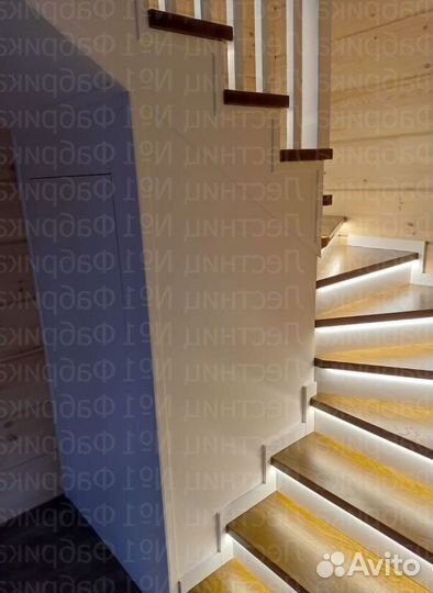 Лестница на металлическом каркасе