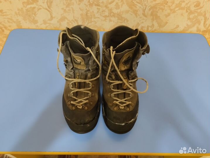 Горные ботинки
