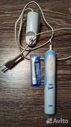 Зубная щетка oral b