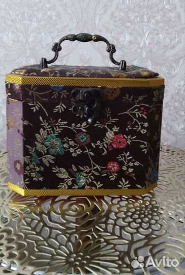 Шкатулка для украшений