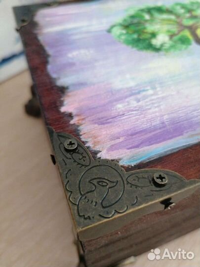 Деревянная шкатулка