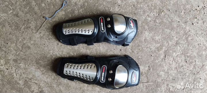 Наколенники для мото