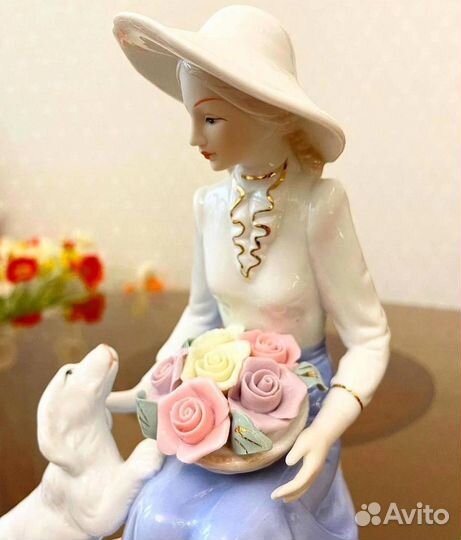 Фарфоровая фигура 
