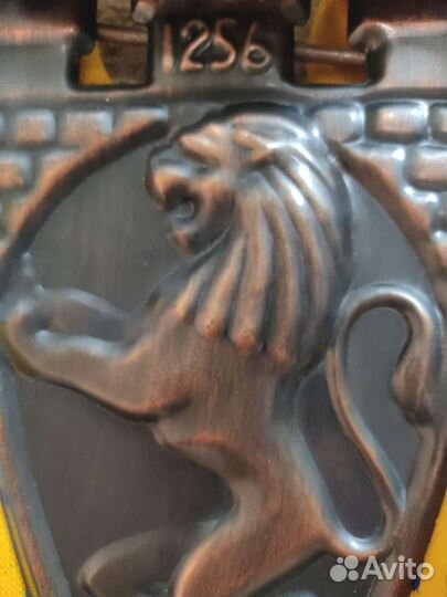 Герб города (цветной металл)