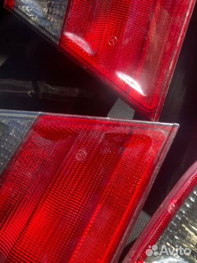 Задние стопы на mercedes 210