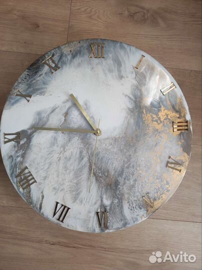 Часы из эпоксидной смолы