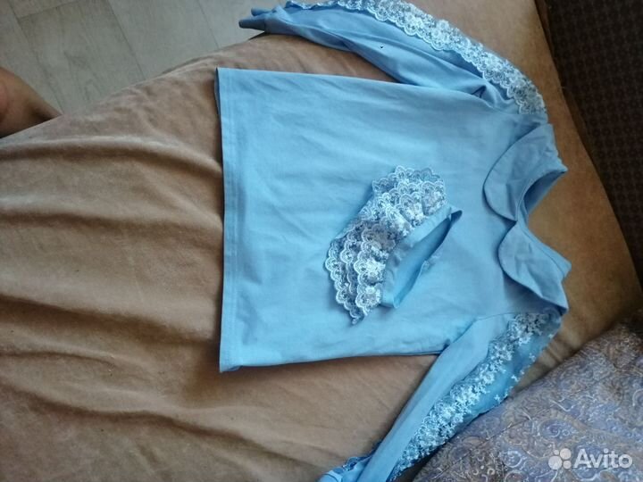 Блузки на девочку на 9,10 лет, надо мерить