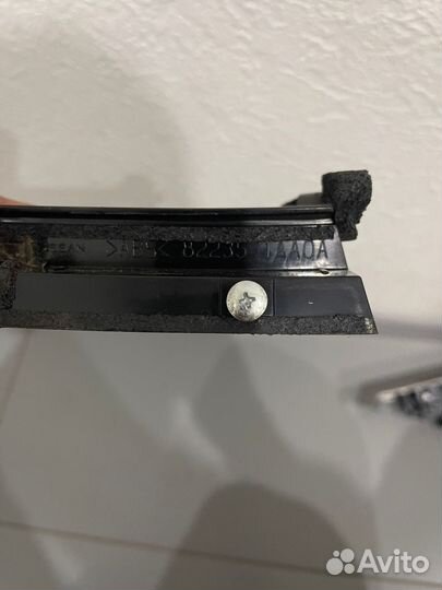 Направляюшая стекла, задней левой двери Nissan