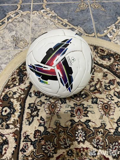 Футбольный мяч