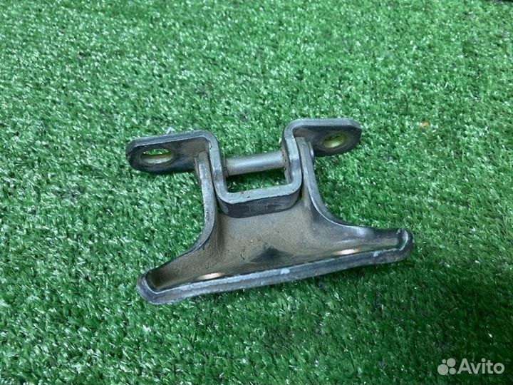 Петля двери задняя правая Hyundai Sonata 5 (Тагаз)