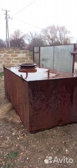 Емкость для воды бу