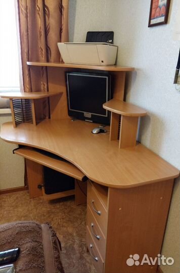 Компьютерный стол