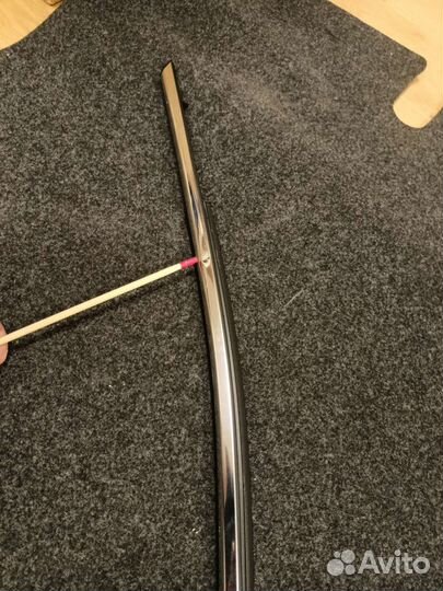 Молдинг стекла двери правый Toyota Camry