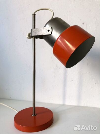 Лампа настольная