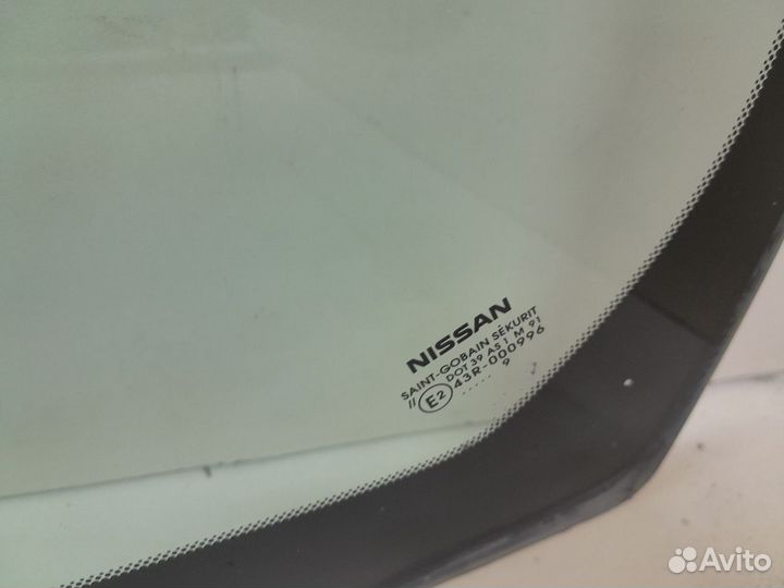 Стекло лобовое ветровое Nissan Note E11 2006-2013