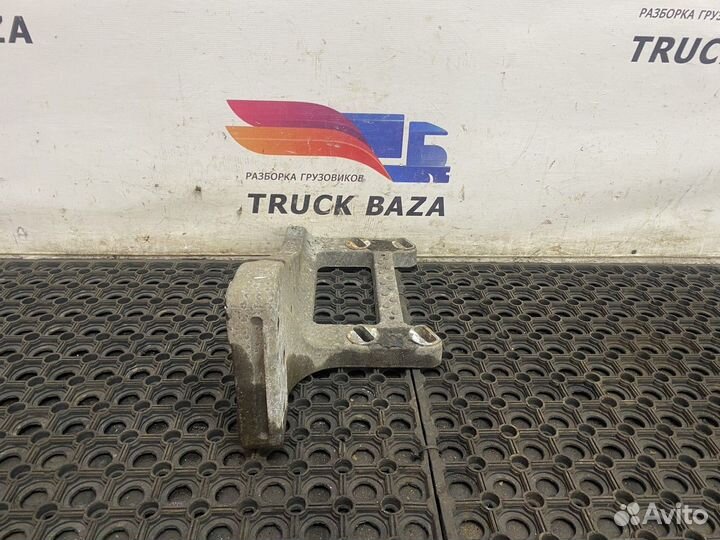 Кронштейн подножки левый Mercedes-Benz Actros