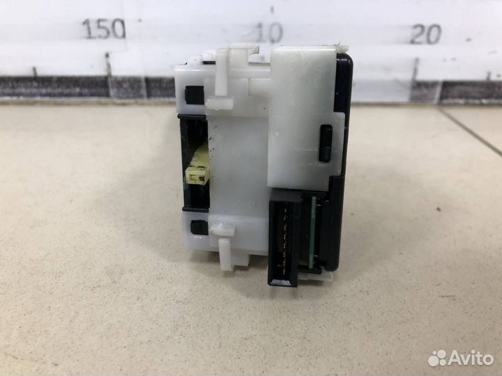 Переключатель поворотов подрулевой Nissan X-Trail