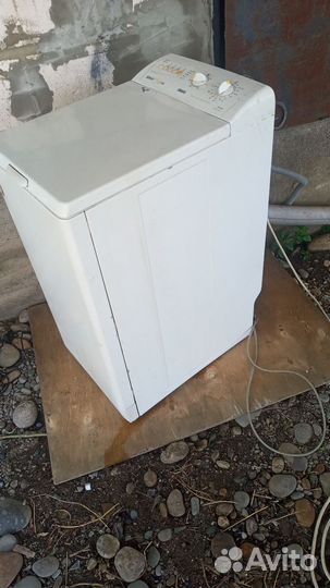 Стиральная машина с вертикальной загрузкой Zanussi