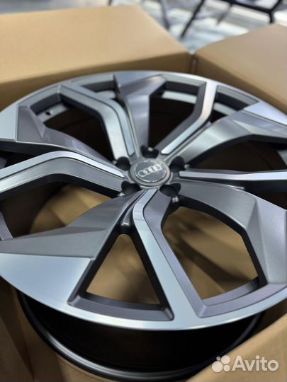 Новые диски R22 на Audi RS6
