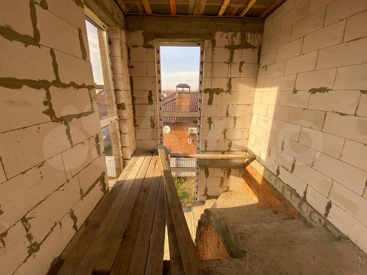 Дом 186 м² на участке 4,5 сот.