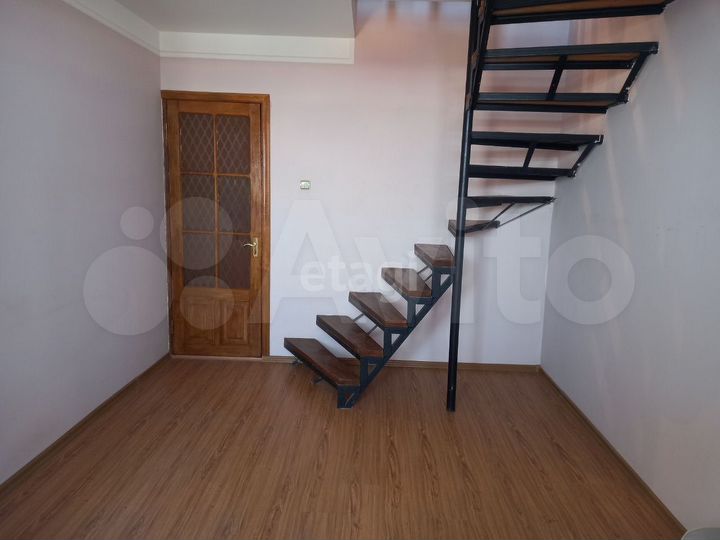 2-к. квартира, 108,5 м², 6/6 эт.