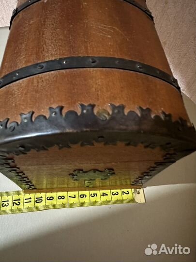 Сундук деревянный