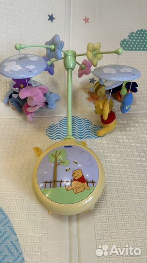 Мобиль ночник на кроватку Tomy Винни Пух