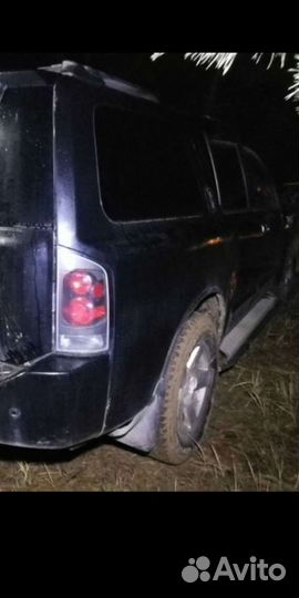 Форточка багажника Nissan Armada