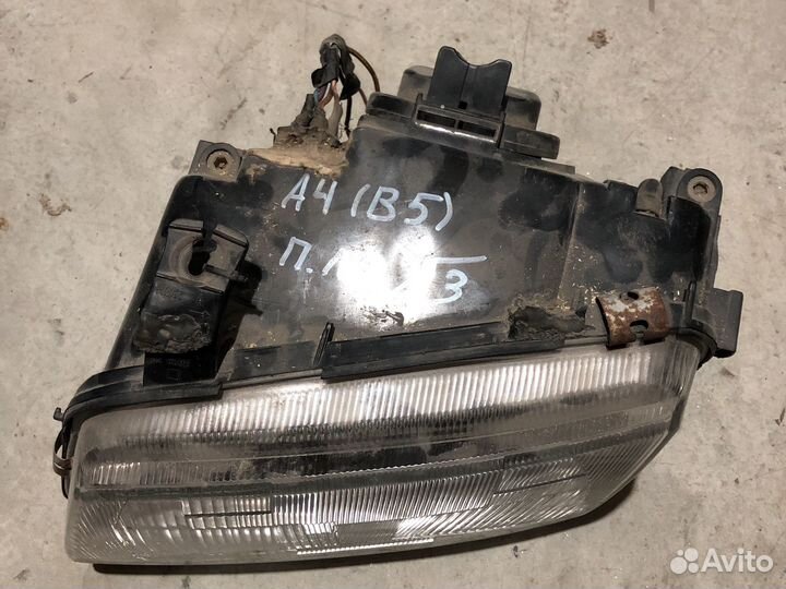 Фара левая Audi A4 B5