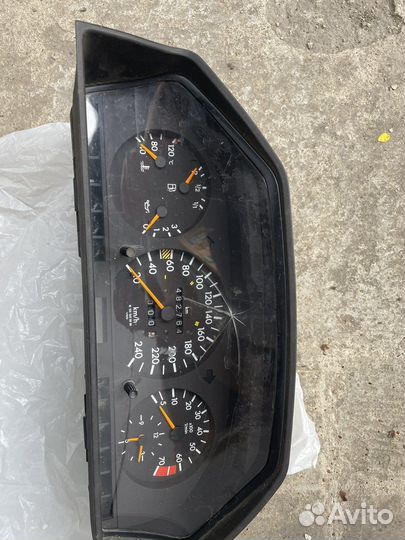 Mercedes W124 Панель приборов
