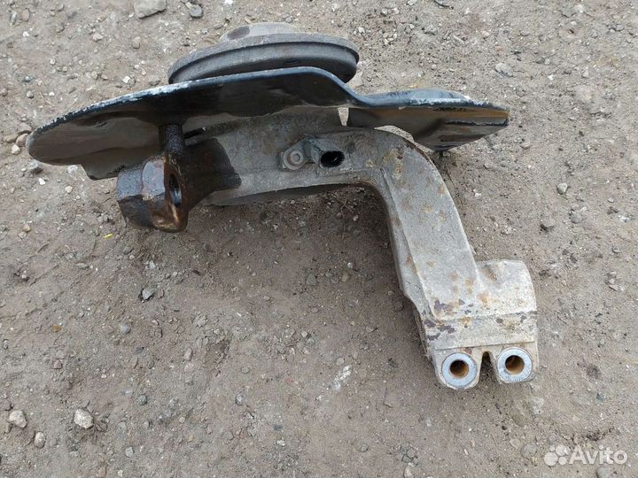 Поворотный кулак правый volkswagen t5