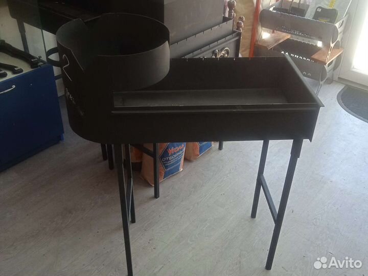 Мангал с подказанником