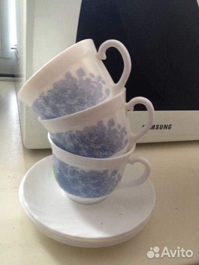 Чашки с блюдцами для кофе