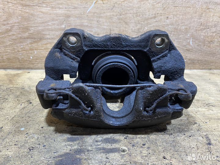 Суппорт передний левый Opel Astra H S126