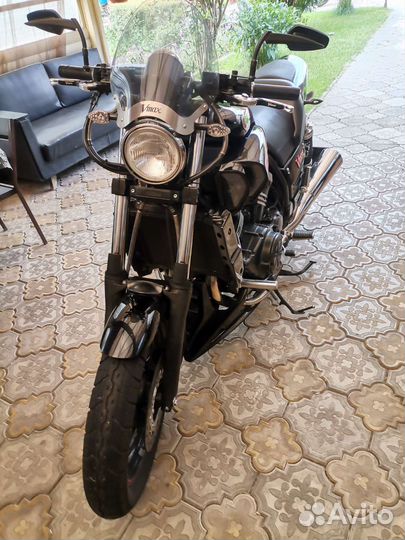 Yamaha V-max 1200