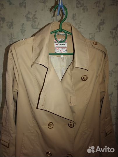 Плащ размер 44-46, в стиле барбери