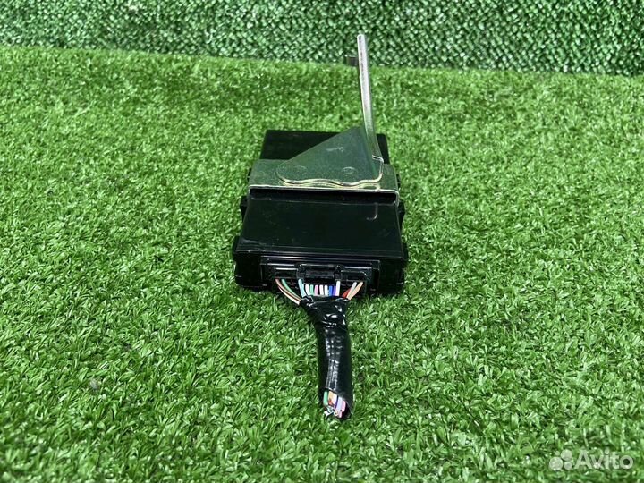 Электронный блок toyota voxy ZWR80 2ZR-FXE 2016