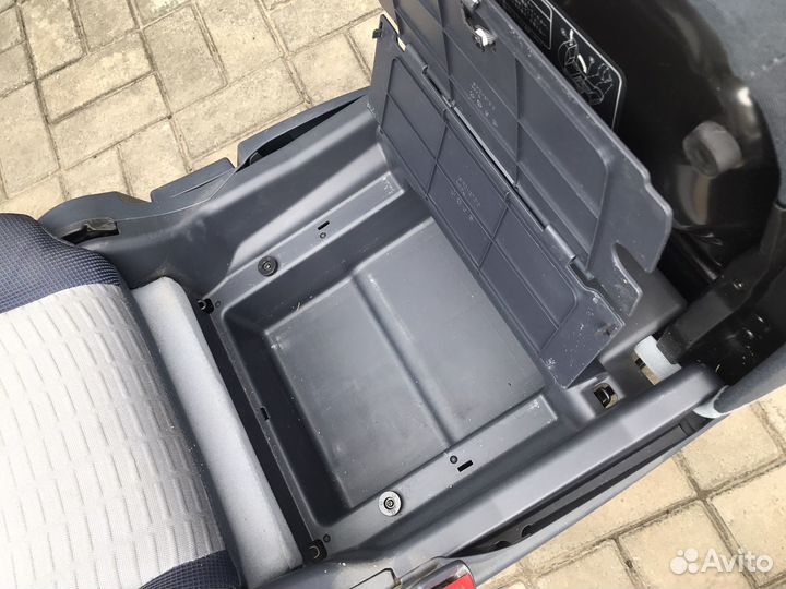 Комплект сидений Mitsubishi Colt