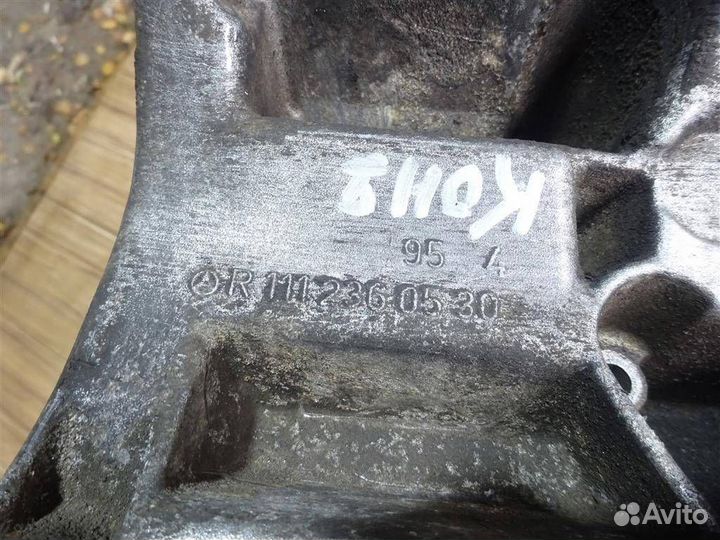 Кронштейн компрессора кондиционера Mercedes Benz