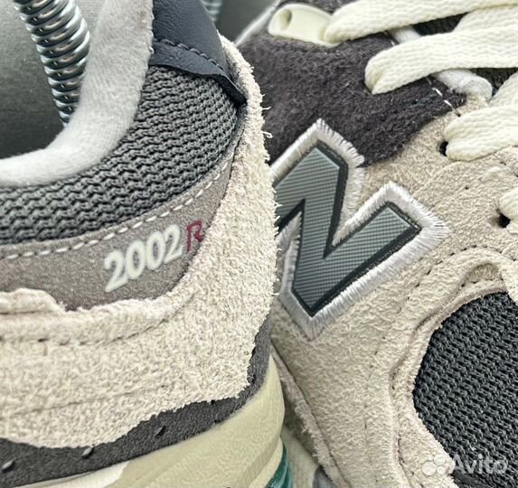 Кроссовки New Balance 2002r LUX