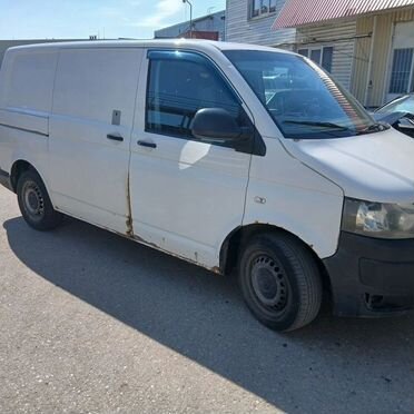 Цельнометаллический Volkswagen Transporter, 2009