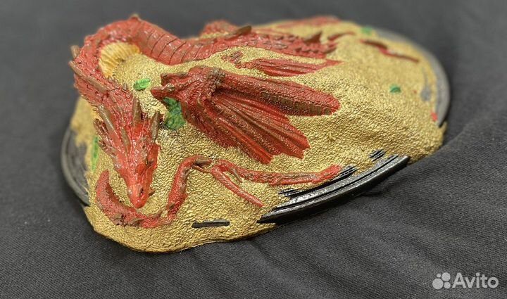 Smaug дракон, хранитель денег, тотем