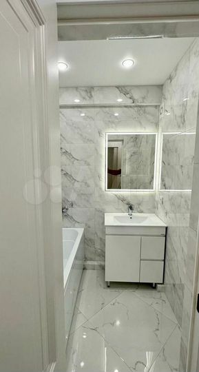 2-к. квартира, 65 м², 2/10 эт.