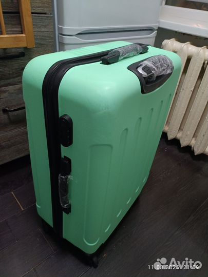 Чемодан 106 литров