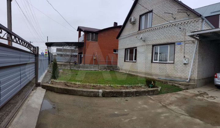 Дом 250 м² на участке 8,7 сот.