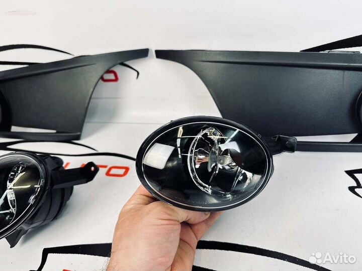 Противотуманные фары Volkswagen Jetta (A6 ) V9743