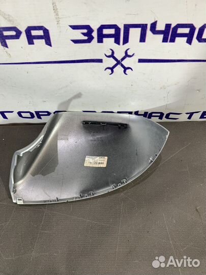 Накладка зеркала правого Volkswagen Transporter T6