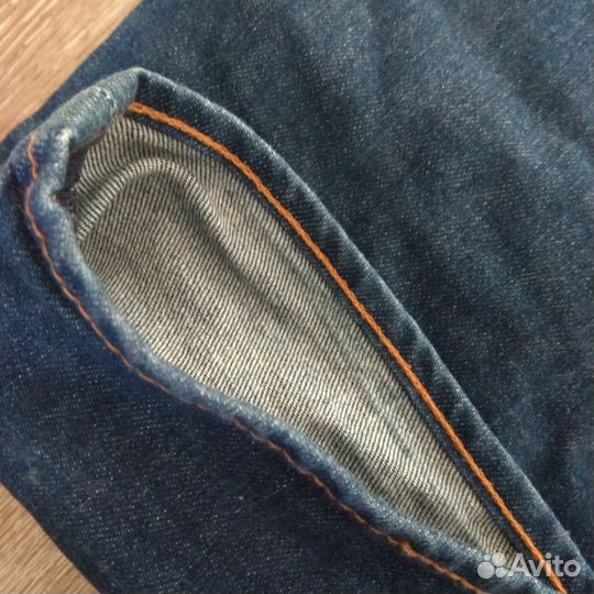 Джинсы Levi's 520