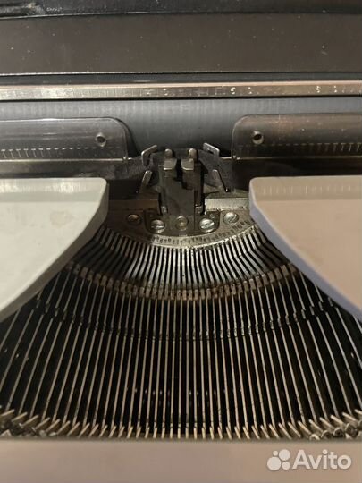 Печатная машинка Любава