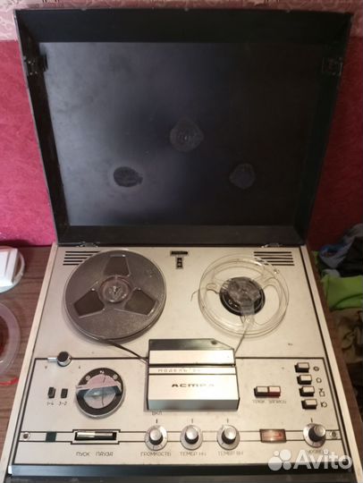 Катушечный магнитофон Астра